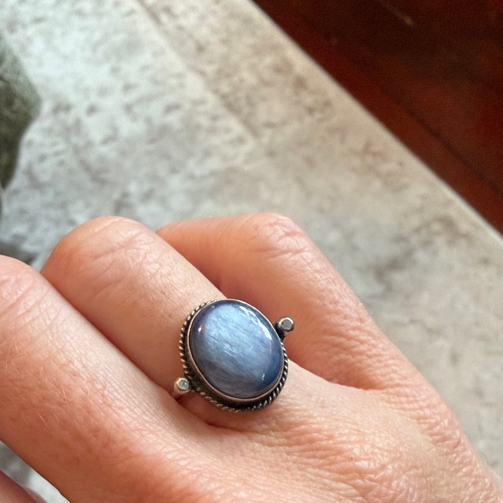 Sterling silver and blue agate ring